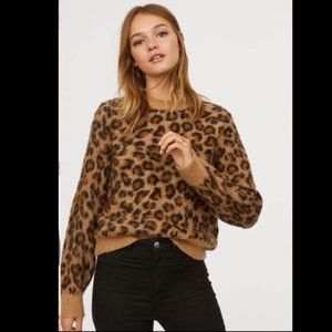 H & M Leopard Fuzzy & Cozy Fall Sweater size Large NWT
